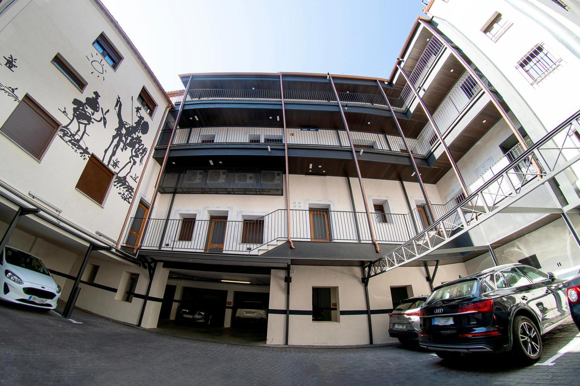 Cervantes 5 Collection - Greco Aparcamiento En El Edificio โตเลโด ภายนอก รูปภาพ